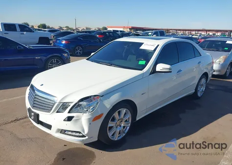 2012 Mercedes-Benz E 350 z USA, uszkodzony, nr VIN WDDHF5KB4CA642772